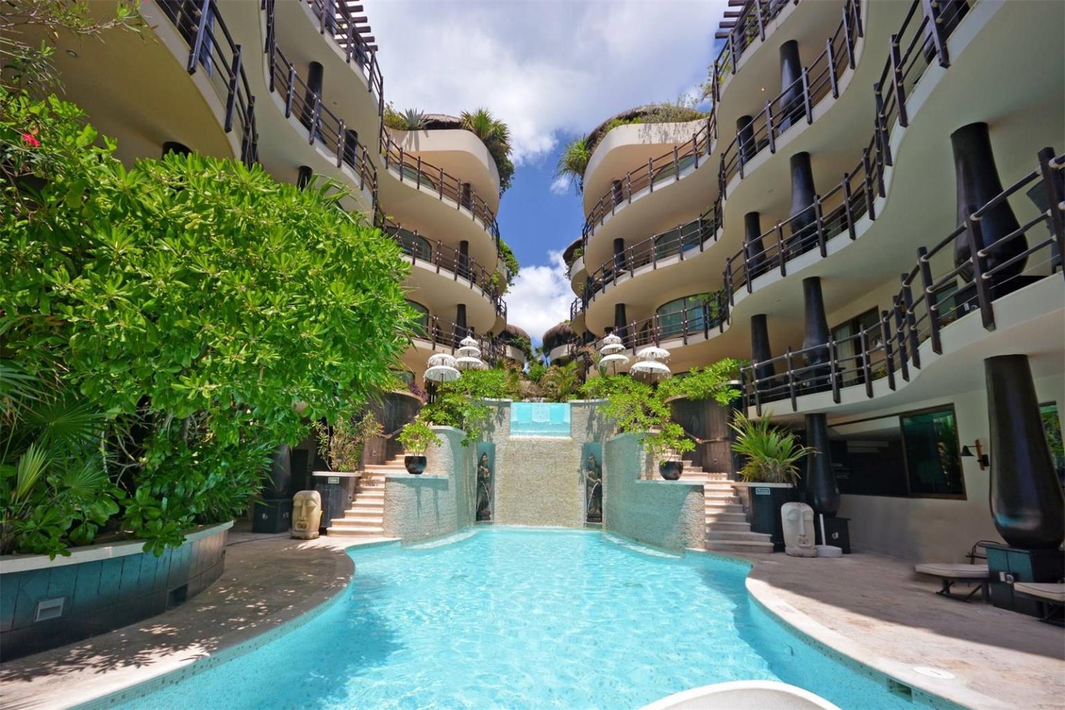 El Taj Ocean-Front 2 bedroom Condo for Sale in Downtown Playa del Carmen