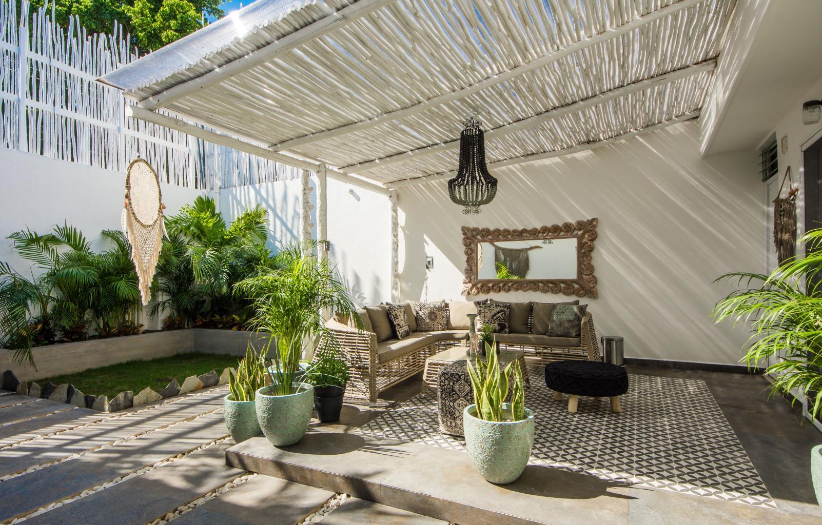 5 rental suites Investment Property and Home all in one